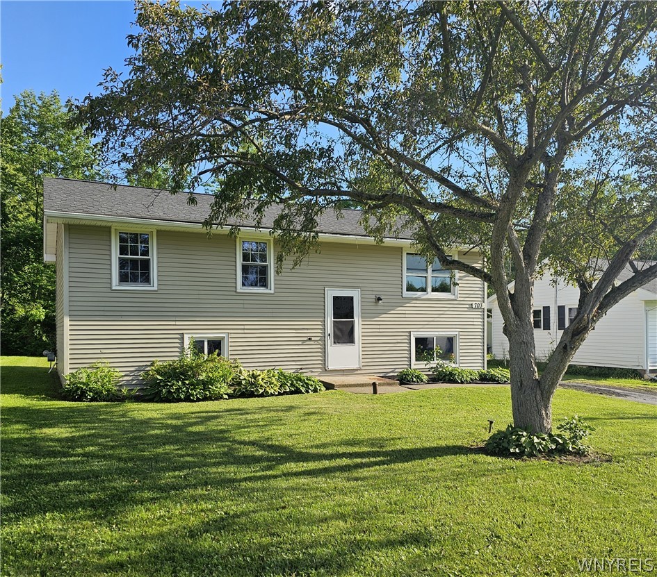 703 Beach Road Evans, NY 14006 - Photo 1 of 21