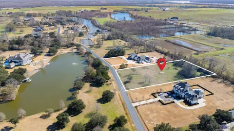 $805,000 | 2433 Laurel Lakes Avenue, Baton Rouge, LA 70820