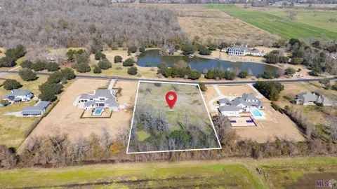 $805,000 | 2433 Laurel Lakes Avenue, Baton Rouge, LA 70820