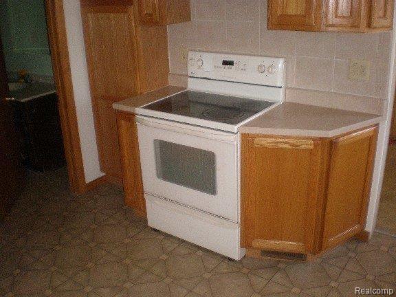 1920 Range Road Port Huron, MI 48060 - Photo 5 of 14 zz-mfsopt-P3280027.jpg