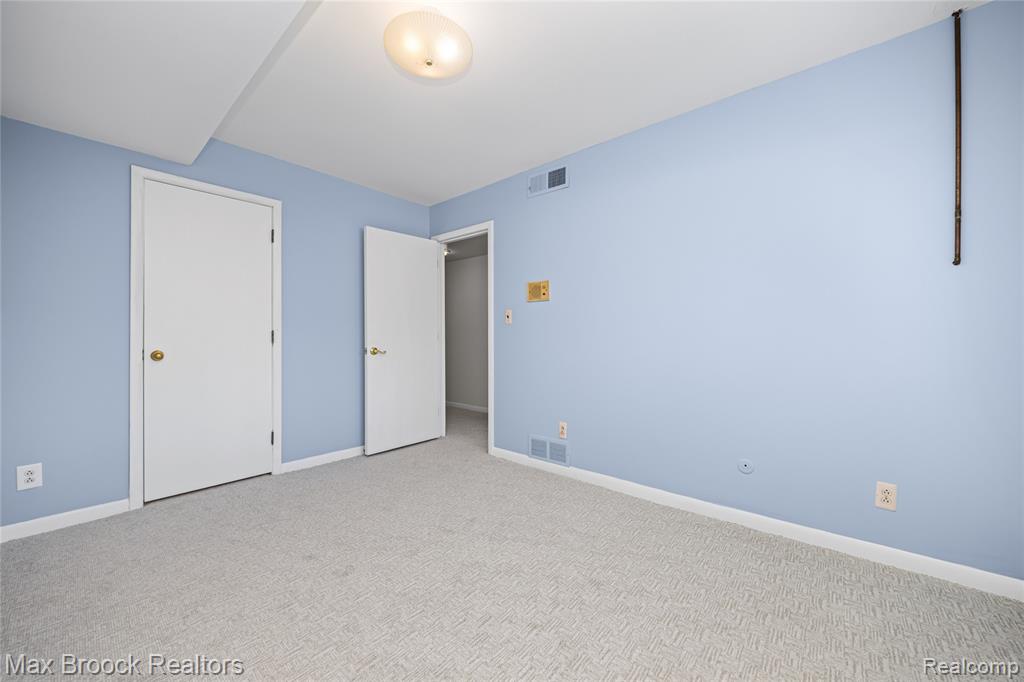 35550 Pleasant Valley Road Farmington Hills, MI 48331 - Photo 44 of 86 Gallery Image 44