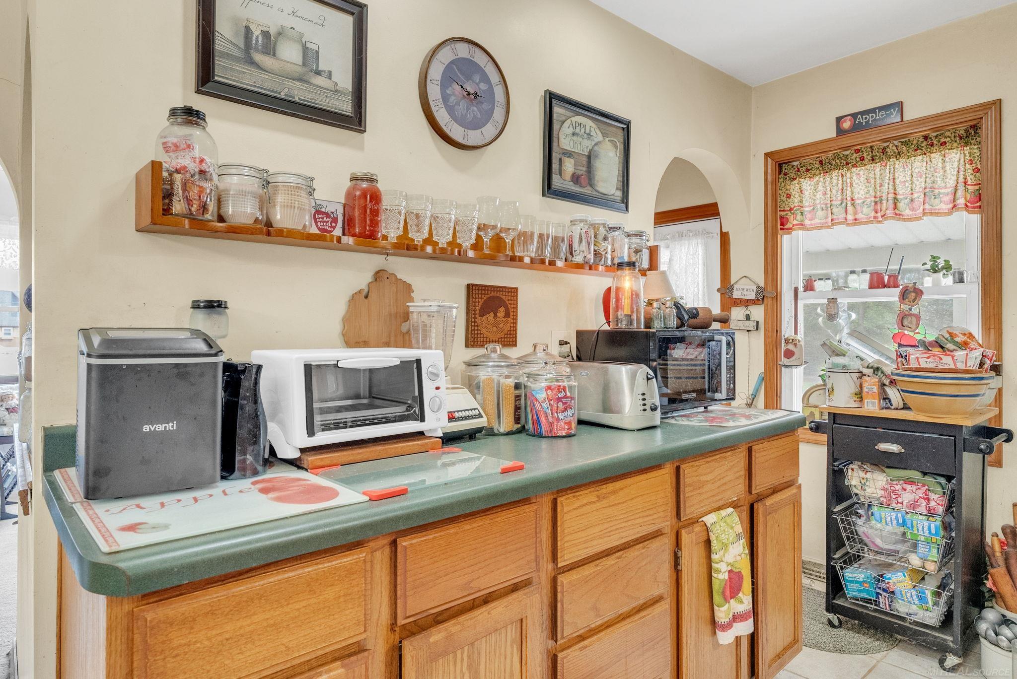 2828 Lakeshore Road Applegate, MI 48401 - Photo 8 of 53 50172196-4978591b-c0a8-4754-83a3-98204a7c3d4e.JPG