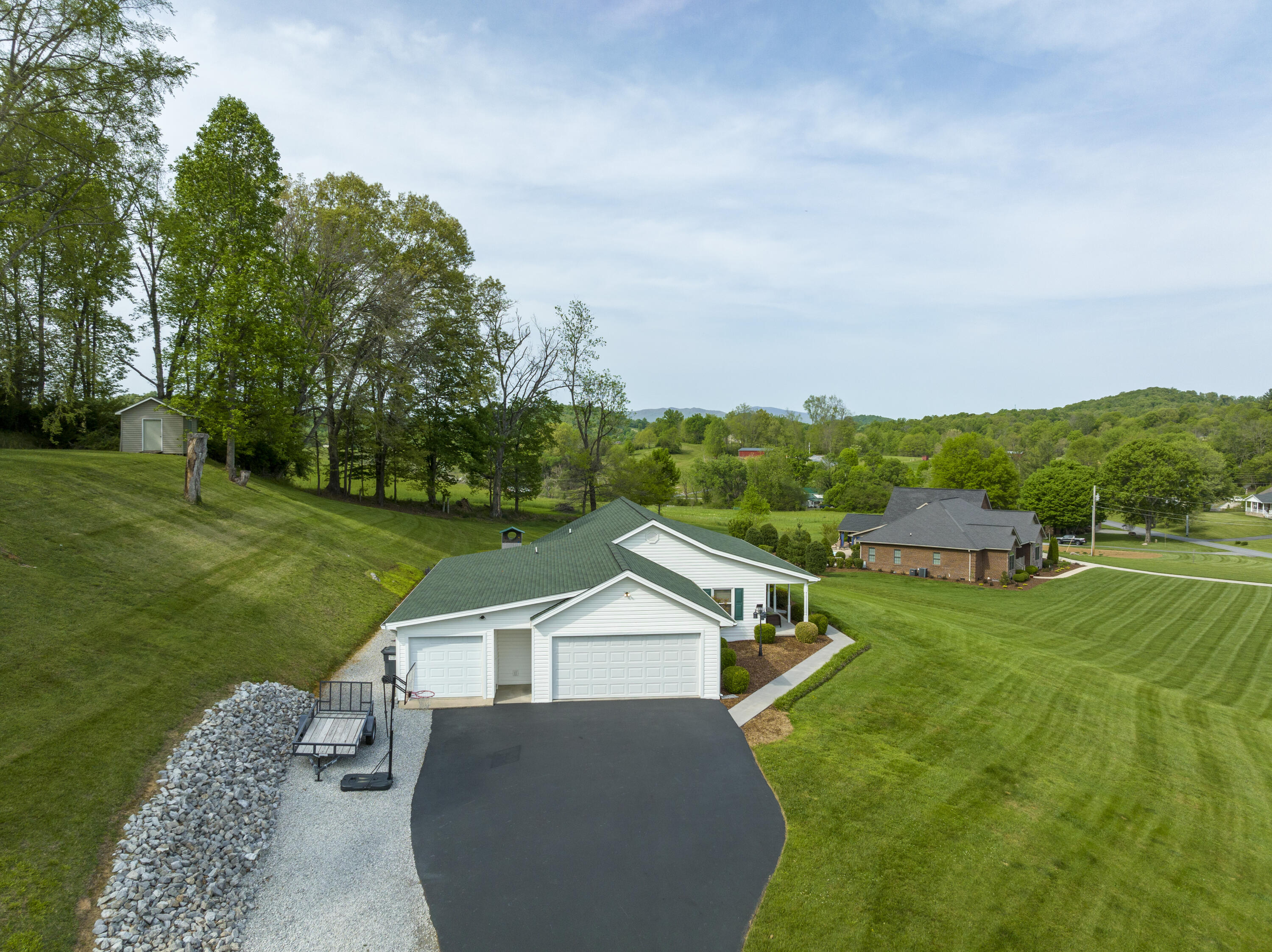 365 Max Jett Road Johnson City, TN 37601 - Photo 4 of 47 D3B32068-4B25-404D-AB9A-A98B0C044C3C