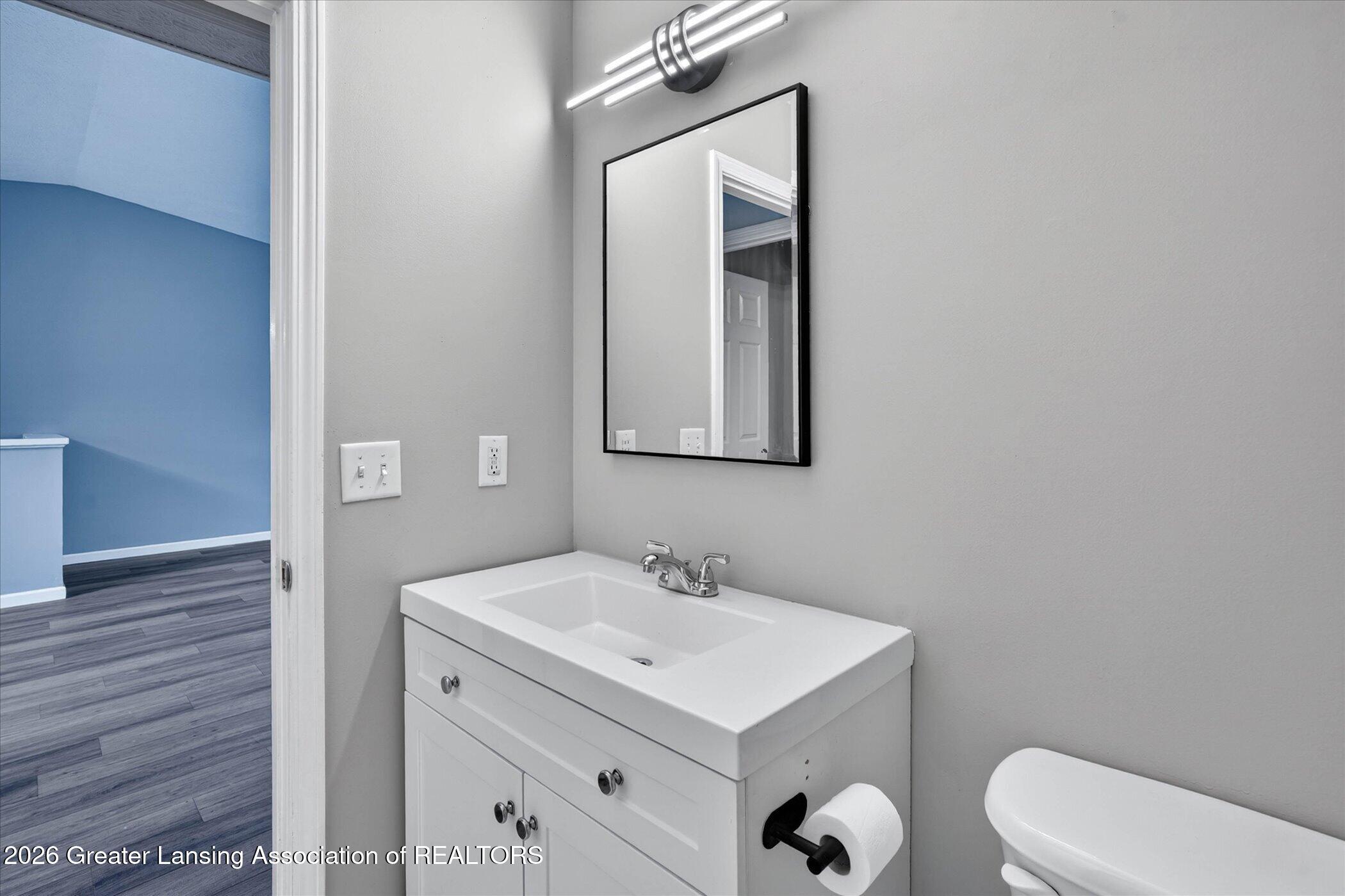 5105 Hughes Road Lansing, MI 48911 - Photo 17 of 26 18-5105-Hughes-Rd-WindowStill-Photograph