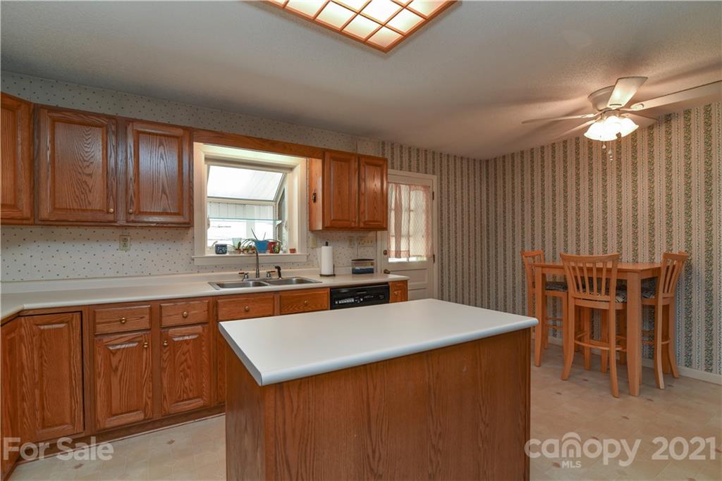 291 Timberlane Road Waynesville, NC 28786 - Photo 10 of 35 Gallery Image 10