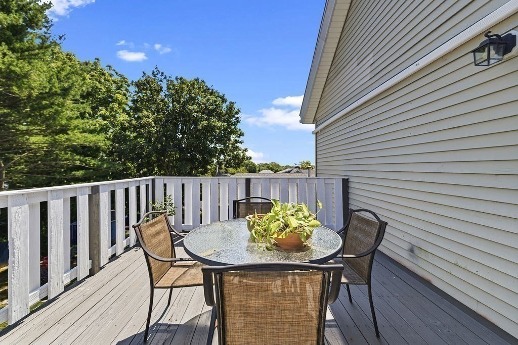 74 California Street Fall River, MA 02723 - Photo 7 of 39