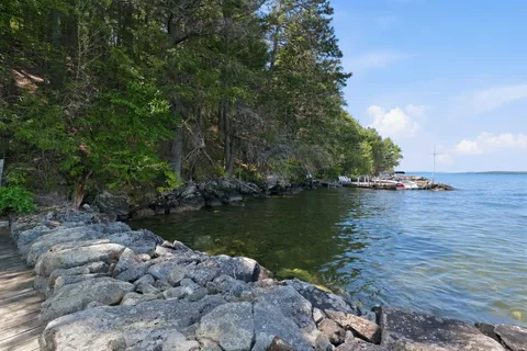 $295,000 | 23 Diamond Island, Laconia, NH 03246