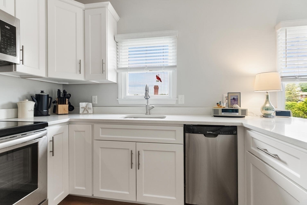162 Willow Road, Unit 11 Nahant, MA 01908 - Photo 5 of 24