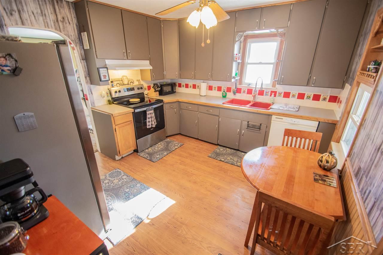 1634 Flajole Road Midland, MI 48642 - Photo 7 of 41 50033926-6.JPG