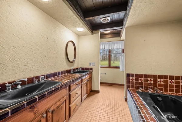 $750,000 | 1310 South Fleming Road, Bull Valley, IL 60098
