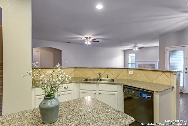 $3,250 | 133 Deerwood Oaks, Boerne, TX 78006