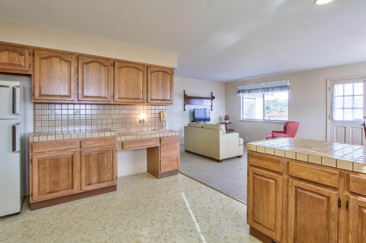 10755 Country Meadows Road Salinas, CA 93907 - Photo 13 of 30 Gallery Image 13