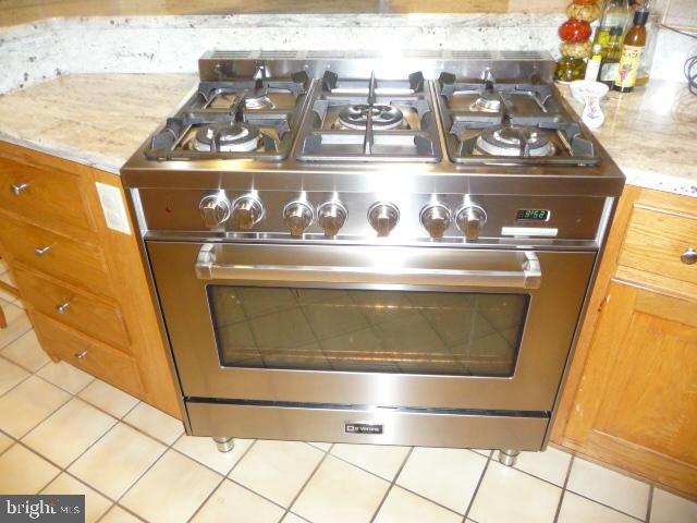 2440 Walton Road Huntingdon Valley, PA 19006 - Photo 16 of 47 a close view of stove