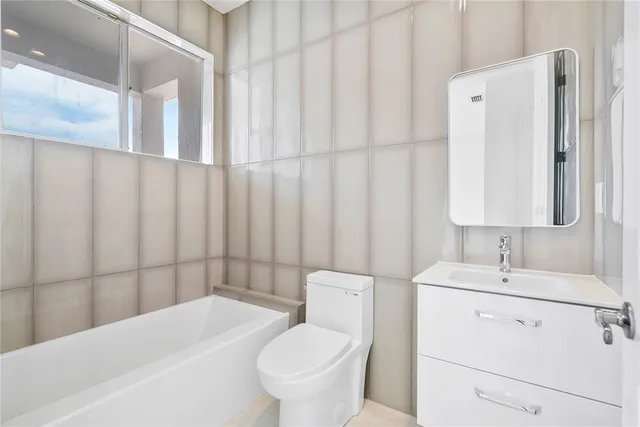 $928,000 | 760 Seaview Drive, Juno Beach, FL 33408