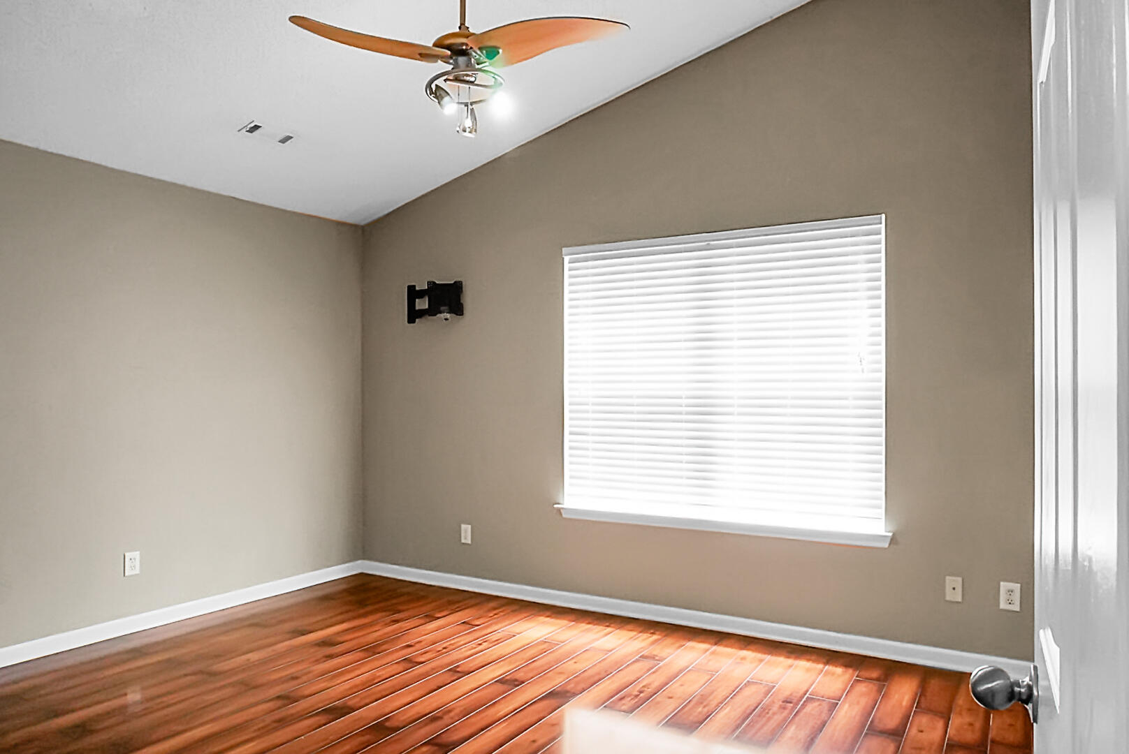 7947 Vermont Road North Charleston, SC 29418 - Photo 11 of 23 Primary Bedroom