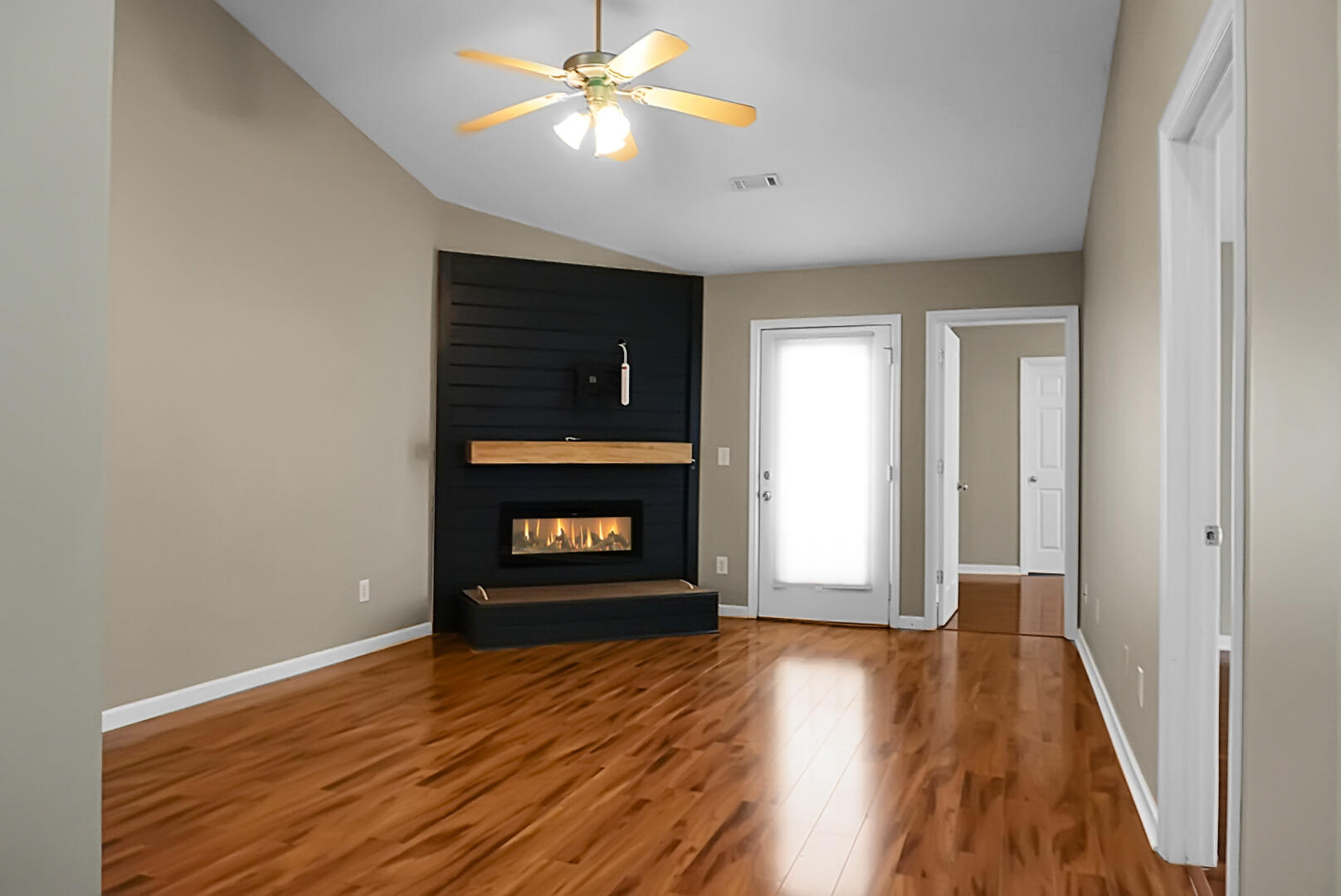 7947 Vermont Road North Charleston, SC 29418 - Photo 7 of 23 Living Room