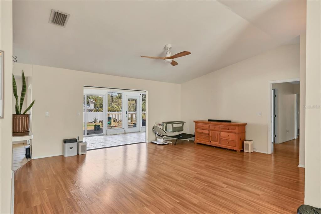 3917 Desoto Road Sarasota, FL 34243 - Photo 11 of 48 Gallery Image 11