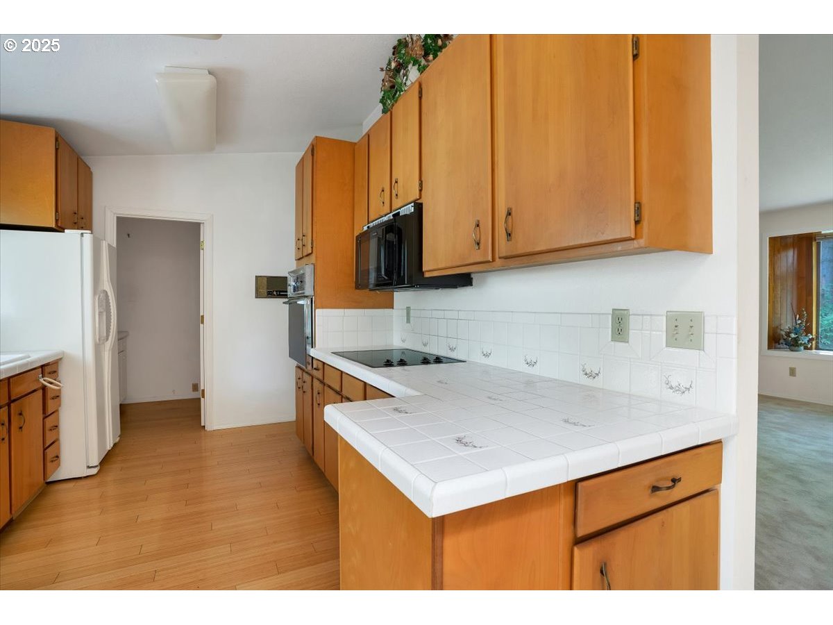 90 Seagrove Loop Lincoln City, OR 97367 - Photo 12 of 43