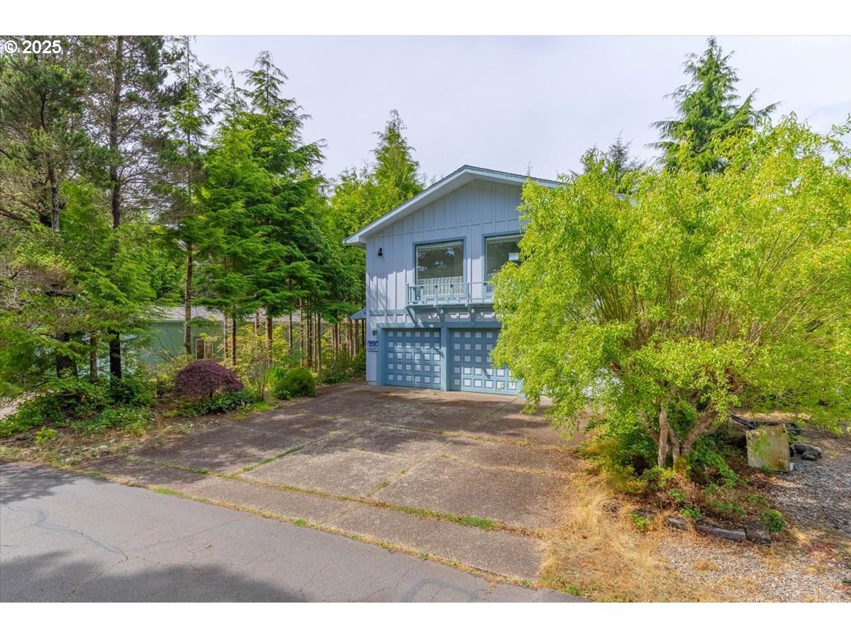 90 Seagrove Loop Lincoln City, OR 97367 - Photo 2 of 43