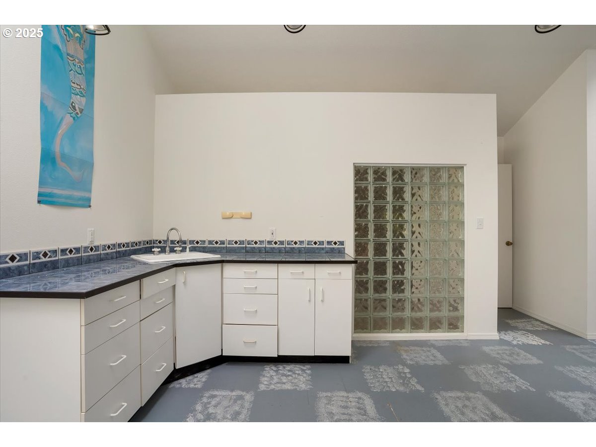 90 Seagrove Loop Lincoln City, OR 97367 - Photo 27 of 43