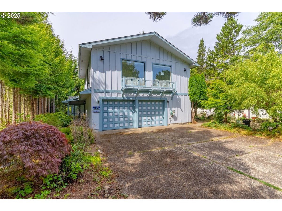 90 Seagrove Loop Lincoln City, OR 97367 - Photo 3 of 43