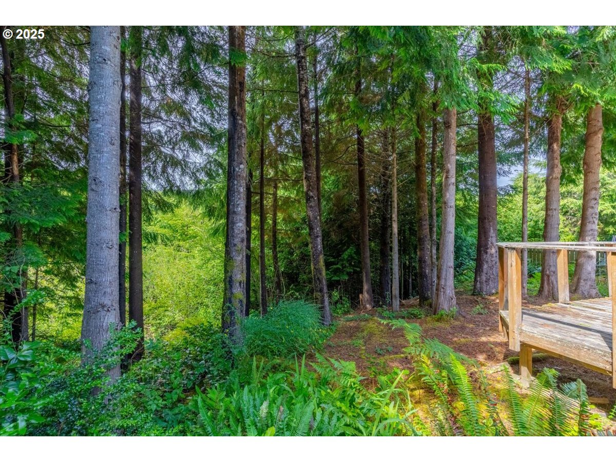 90 Seagrove Loop Lincoln City, OR 97367 - Photo 31 of 43
