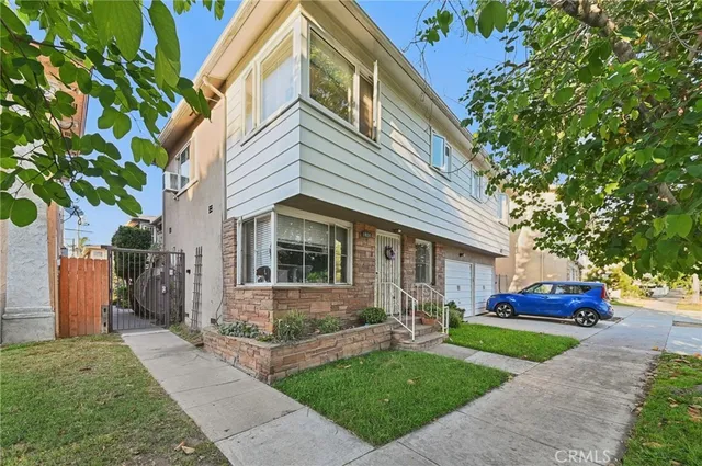 $559,000 | 1825 East 3rd Street, Unit 4, Long Beach, CA 90802