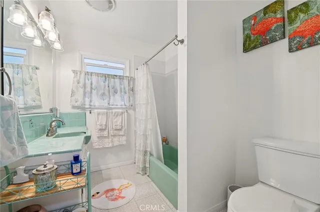 $559,000 | 1825 East 3rd Street, Unit 4, Long Beach, CA 90802