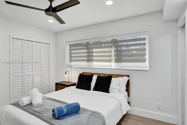 $13,995 | 911 North North Lake Drive, Hollywood, FL 33019