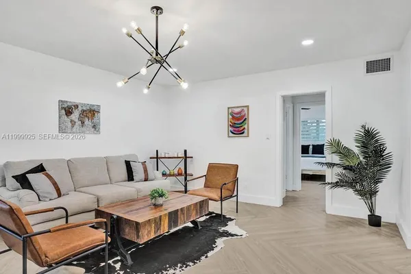 $13,995 | 911 North North Lake Drive, Hollywood, FL 33019