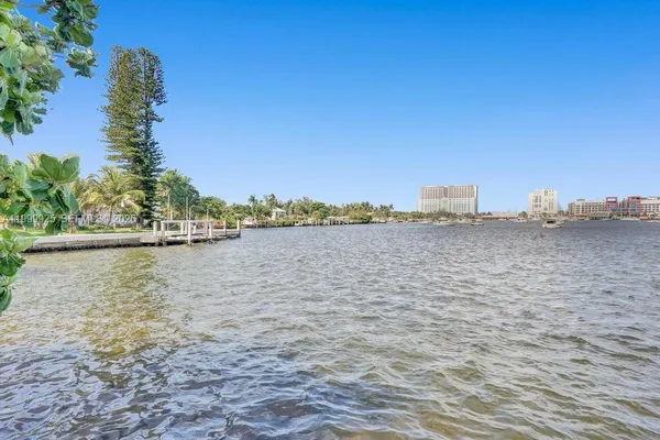 $13,995 | 911 North North Lake Drive, Hollywood, FL 33019
