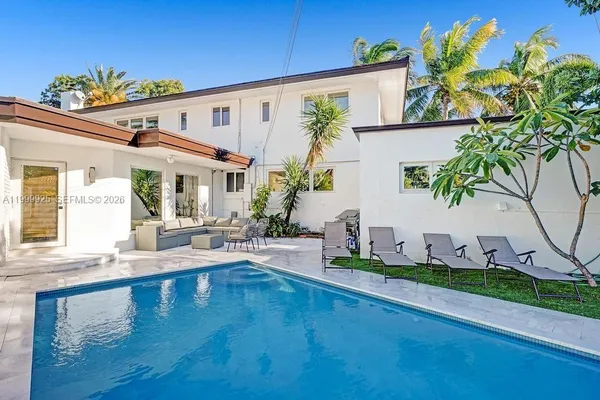 $13,995 | 911 North North Lake Drive, Hollywood, FL 33019