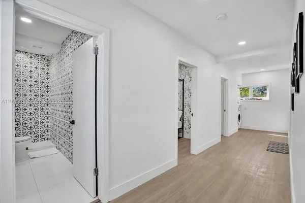 $13,995 | 911 North North Lake Drive, Hollywood, FL 33019