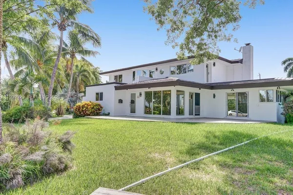 $13,995 | 911 North North Lake Drive, Hollywood, FL 33019