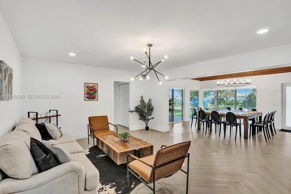 $13,995 | 911 North North Lake Drive, Hollywood, FL 33019