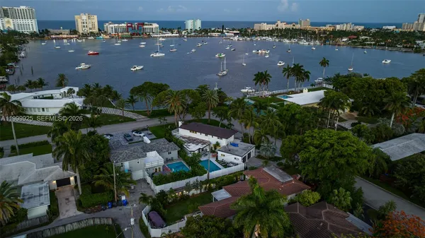 $13,995 | 911 North North Lake Drive, Hollywood, FL 33019