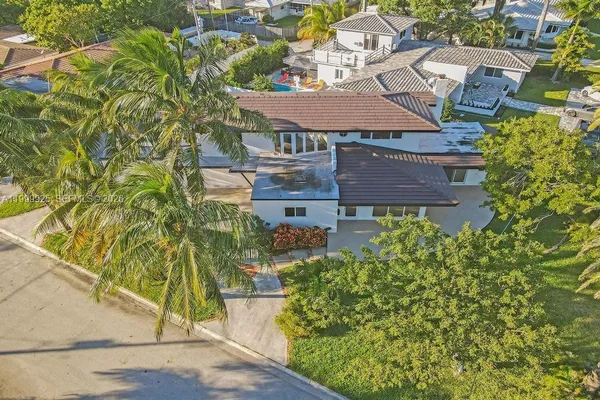 $13,995 | 911 North North Lake Drive, Hollywood, FL 33019