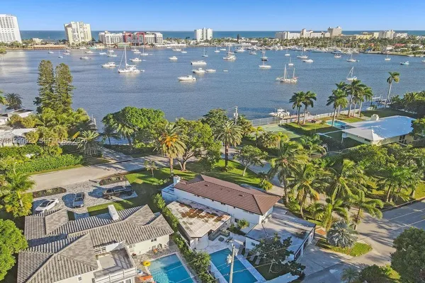 $13,995 | 911 North North Lake Drive, Hollywood, FL 33019