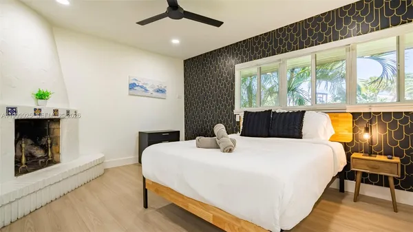 $13,995 | 911 North North Lake Drive, Hollywood, FL 33019