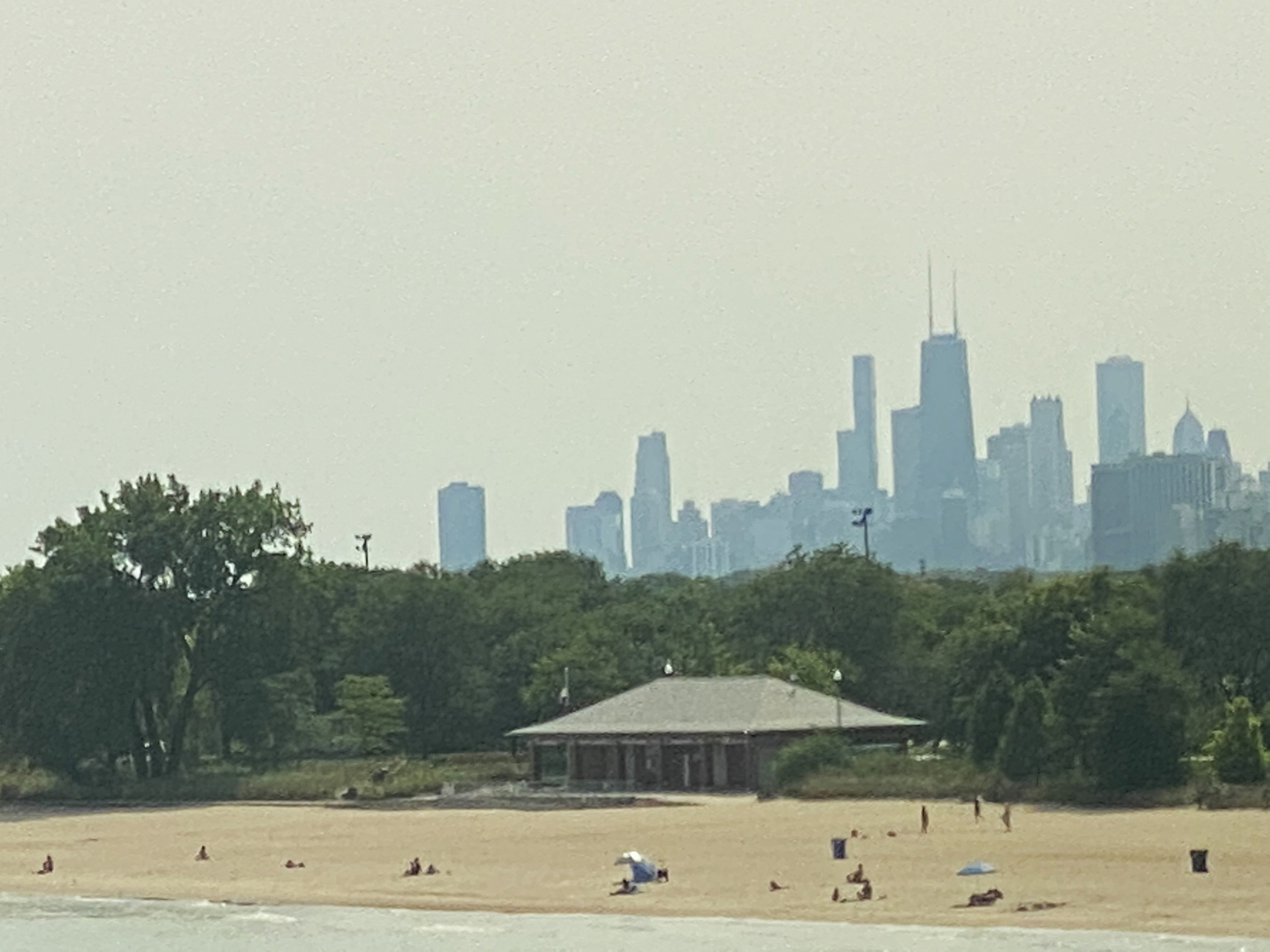 6007 North Sheridan Road, Unit 23D Chicago, IL 60660 - Photo 22 of 22 a view of a city