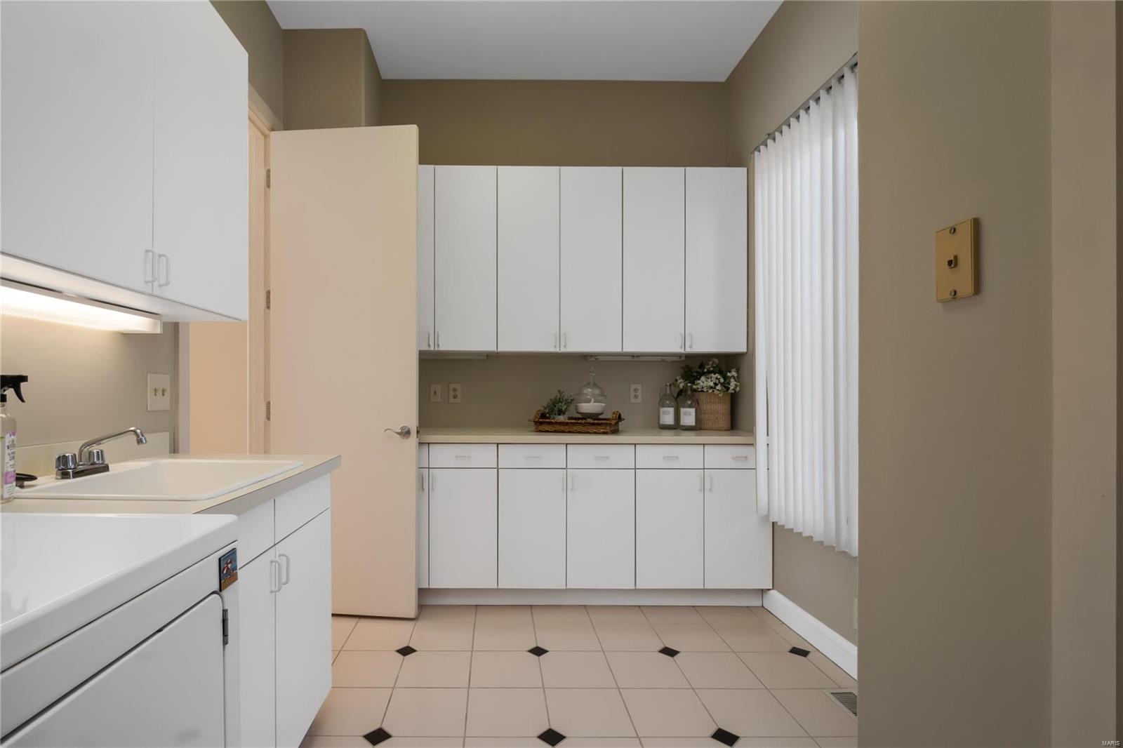 11608 Ladue Road St. Louis, MO 63141 - Photo 39 of 41