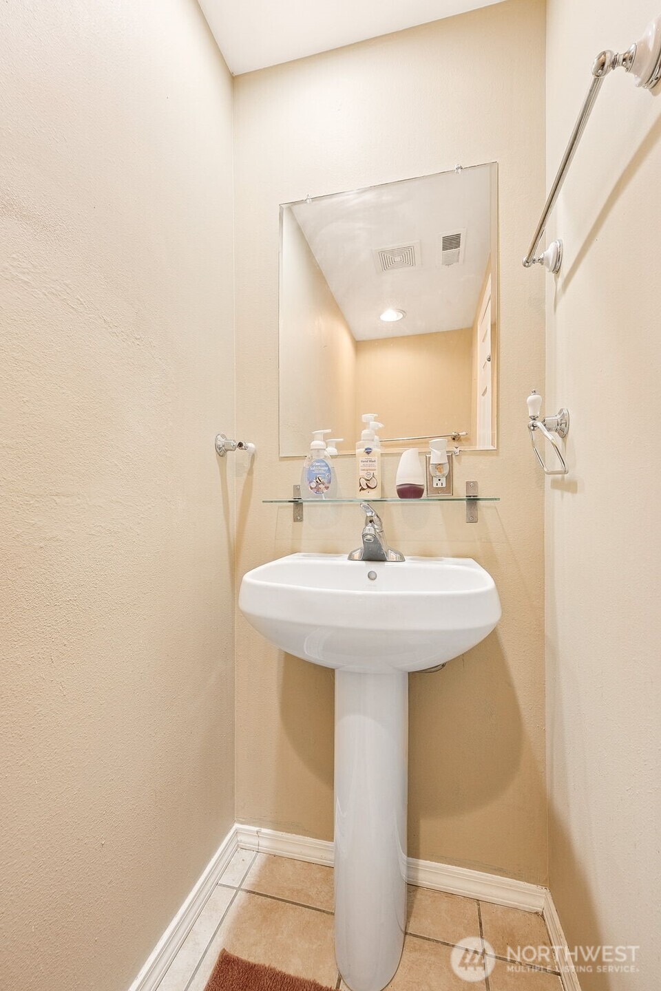 1105 9th Avenue, Unit B Milton, WA 98354 - Photo 13 of 20