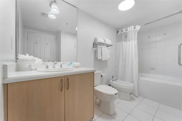 $579,000 | 2951 South Bayshore Drive, Unit 506, Miami, FL 33133