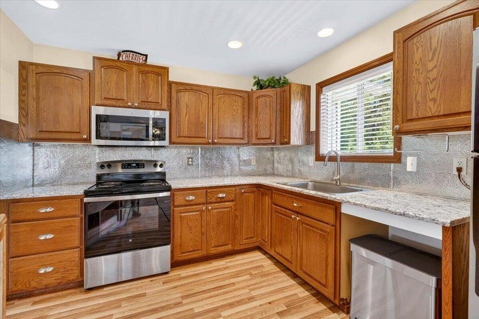 3362 Thompson Road Valley, WA 99181 - Photo 9 of 28