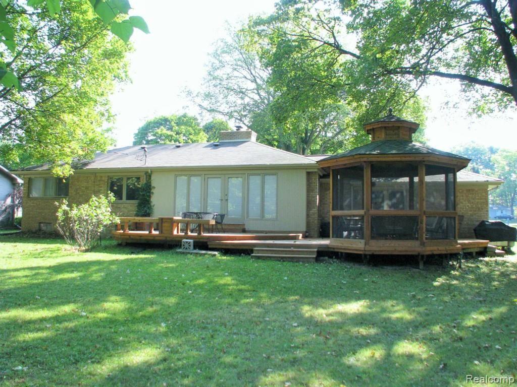 2075 Highfield Road Waterford, MI 48329 - Photo 3 of 36