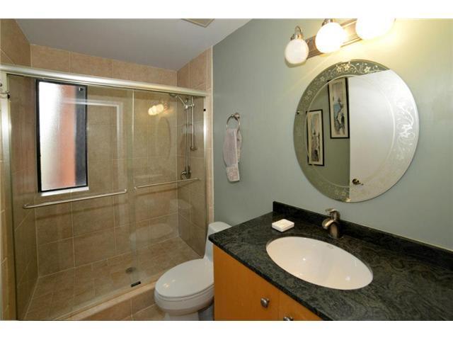 6465 Via Benita Boca Raton, FL 33433 - Photo 24 of 71 Boca Pointe Guest bath 2