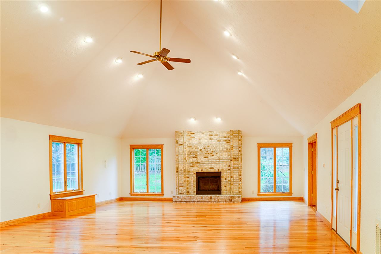 11467 Moate Road Durand, IL 61024 - Photo 5 of 25 Gallery Image 5
