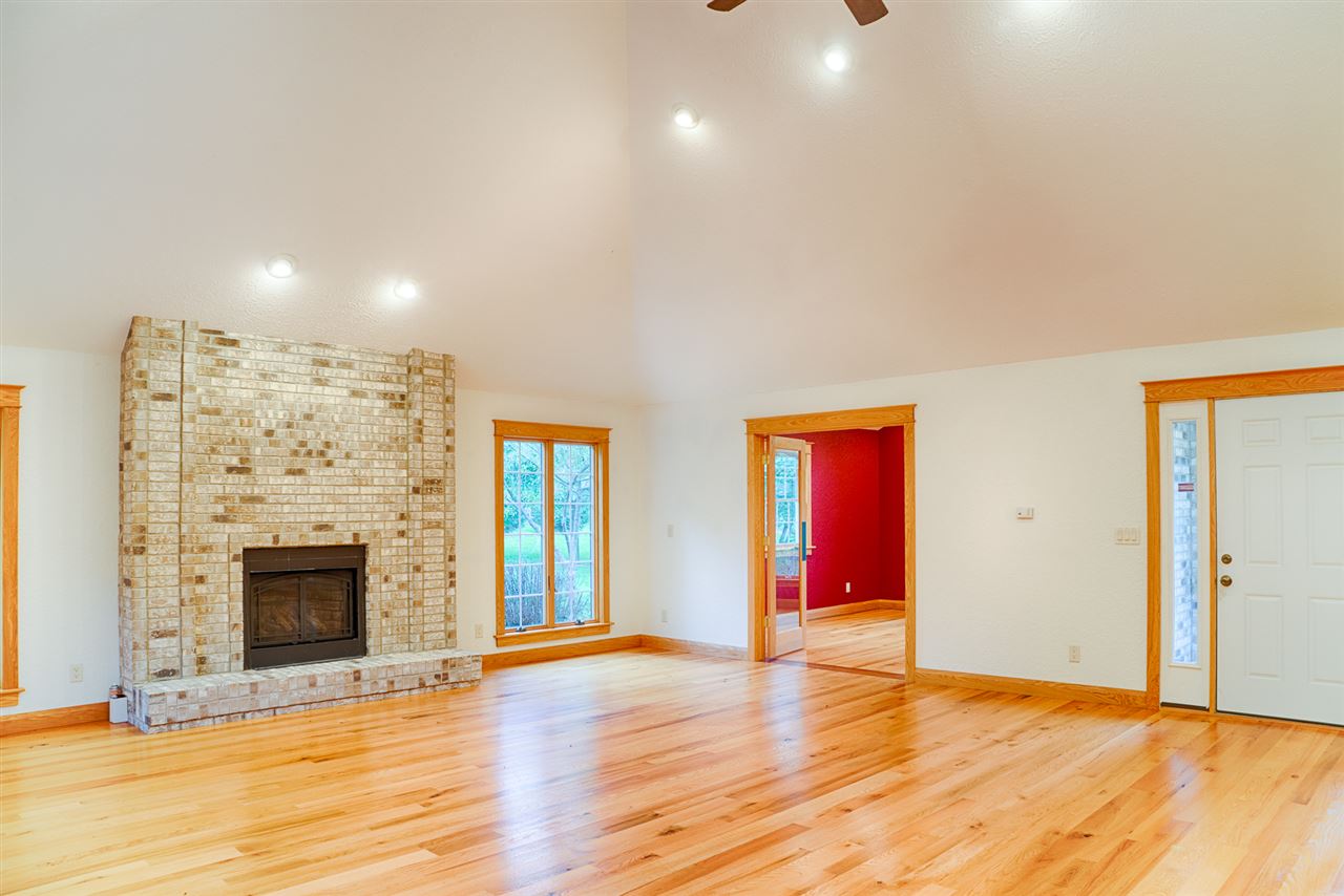11467 Moate Road Durand, IL 61024 - Photo 6 of 25 Gallery Image 6