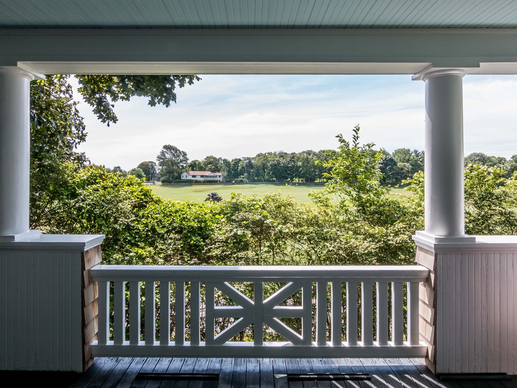 24 Beach Road Gloucester, MA 01930 - Photo 3 of 29