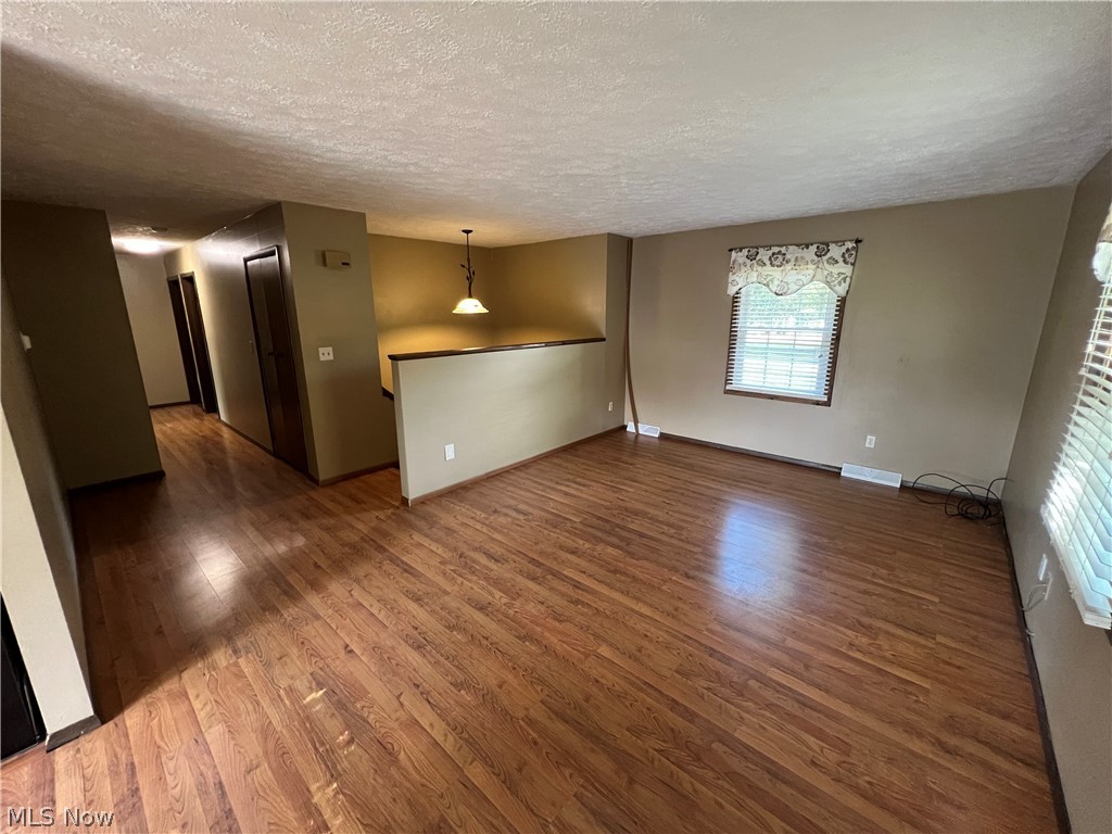 218 Judson Road Kent, OH 44240 - Photo 3 of 33